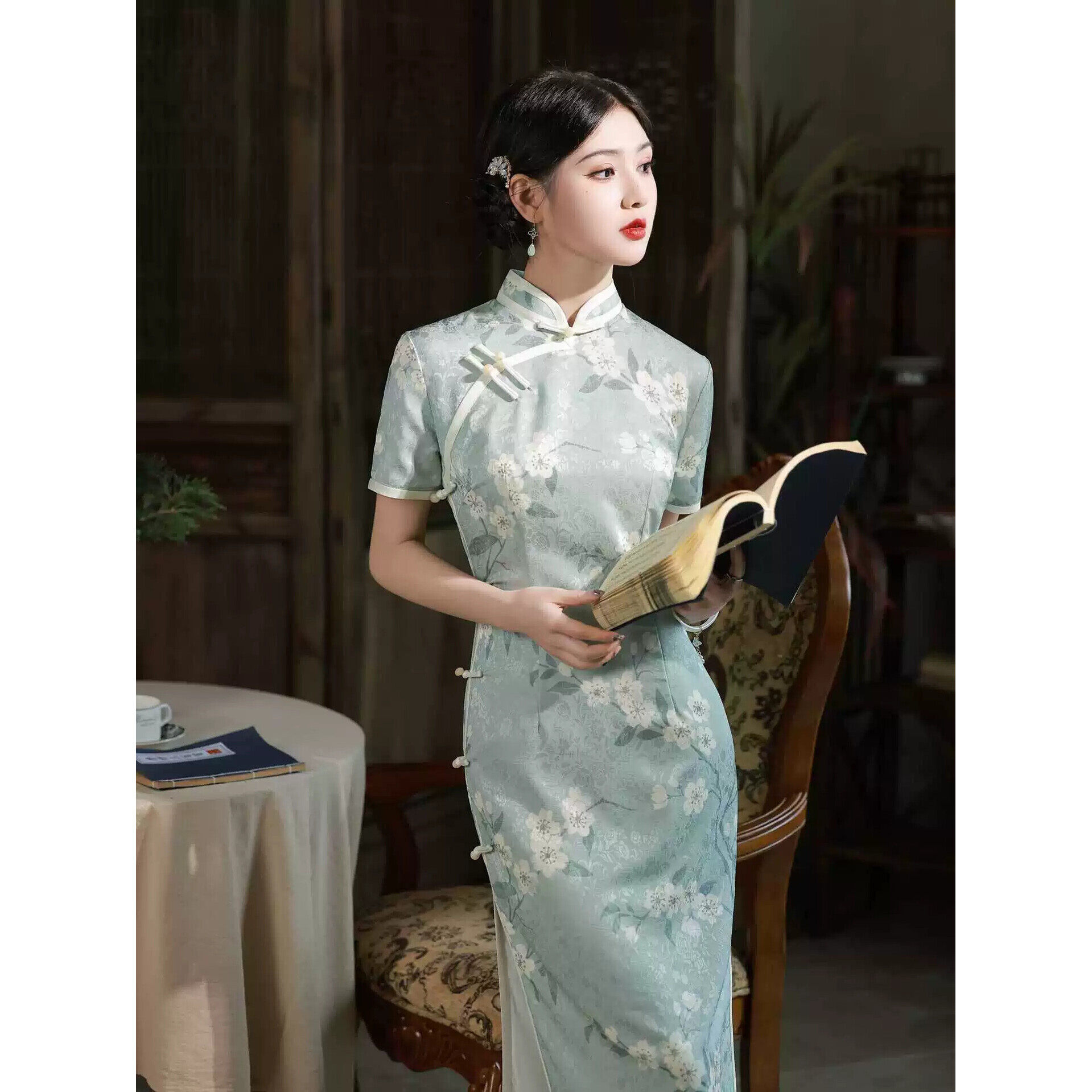 New China style daily figure-flattering cheongsam dress for