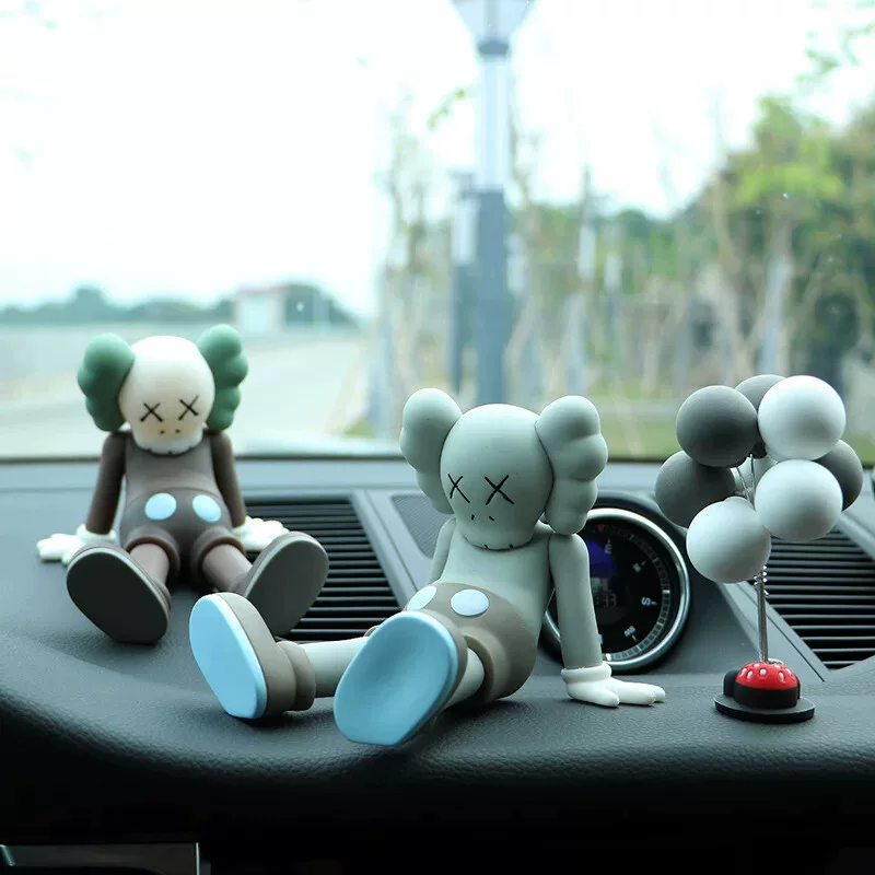 Каркасный центр консоль автомобиля картинка украшение KAWS агрессивный медвежонок кукла прилив игрок эмалевый зубной конверт лицо Сoses кукла