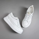 Высокая демисезонная белая обувь, демисезонные универсальные туфли, универсальная повседневная обувь на платформе, коллекция 2023, из натуральной кожи