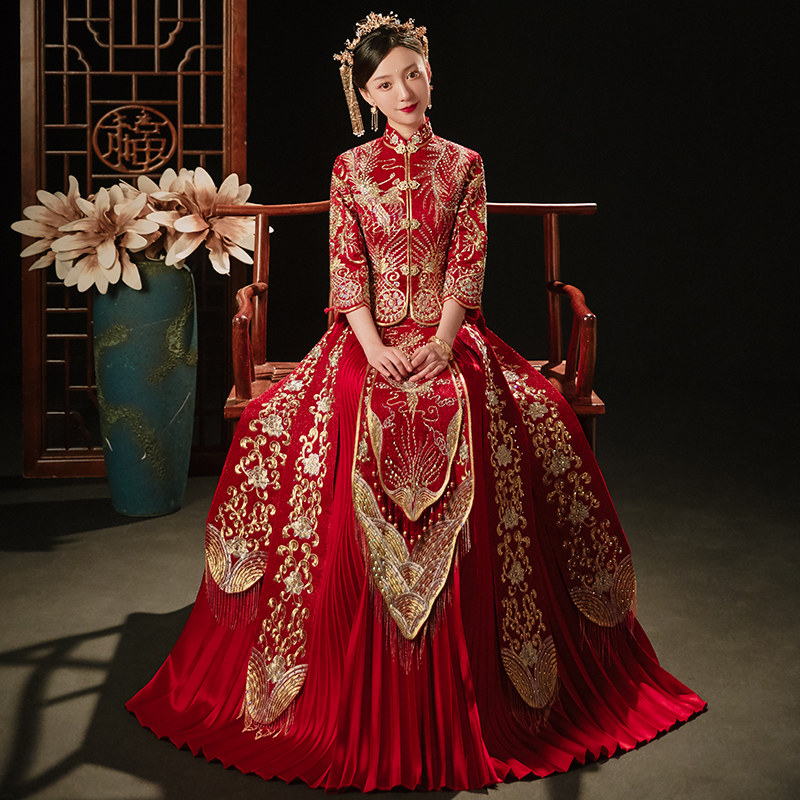 Show and suit 2022 new wedding toast The bride goes out to the door to suit the Chinese style, and the girl is married to a dragon and a girl