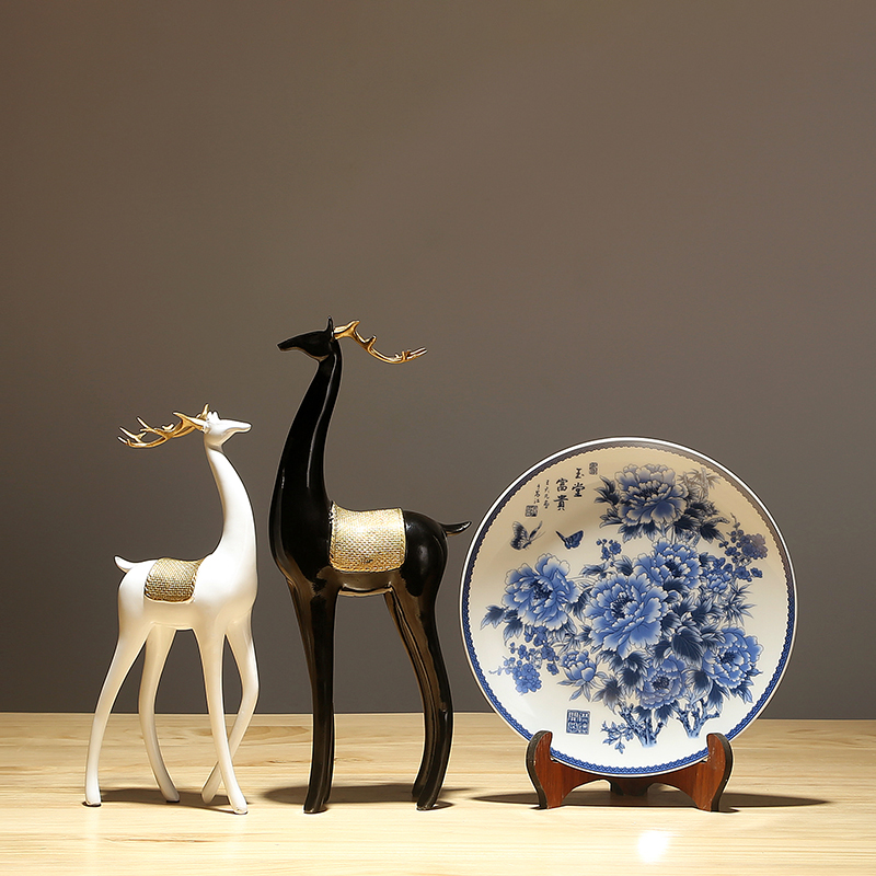 Blue and white porcelain peony hang dish Chinese penjing Chinese porcelain dish jingdezhen ceramics decoration paintings