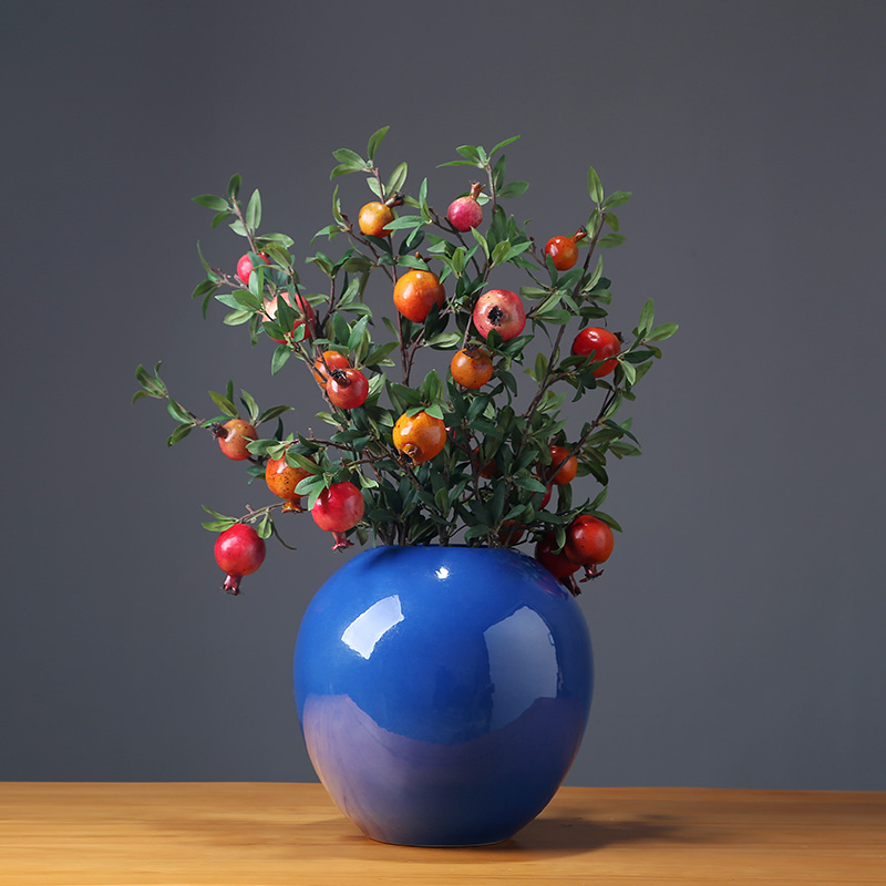 The New Chinese jingdezhen ceramics vase modern household adornment ornament between model rich ancient frame is placed in the living room