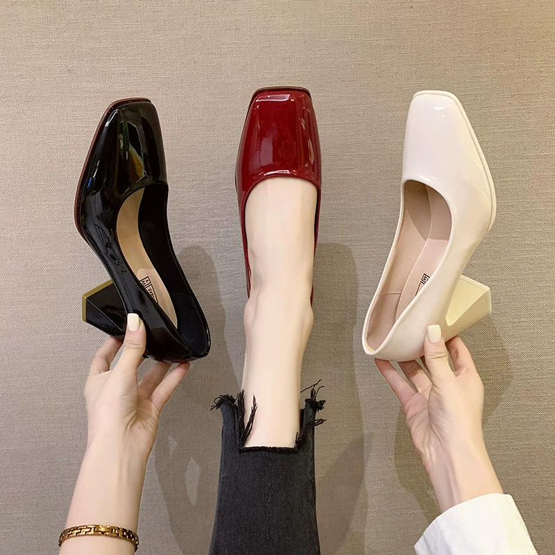 Giày cao gót 2022 mới của phụ nữ giày mùa xuân phiên bản hàn quốc phụ nữ tính khí mũi vuông dày gót văn phòng đi lại giày đơn phụ nữ 
