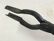 Blacksmith made iron pliers round hugging pliers round tongs pliers piling iron clip Crucible pliers turning head chisel pliers