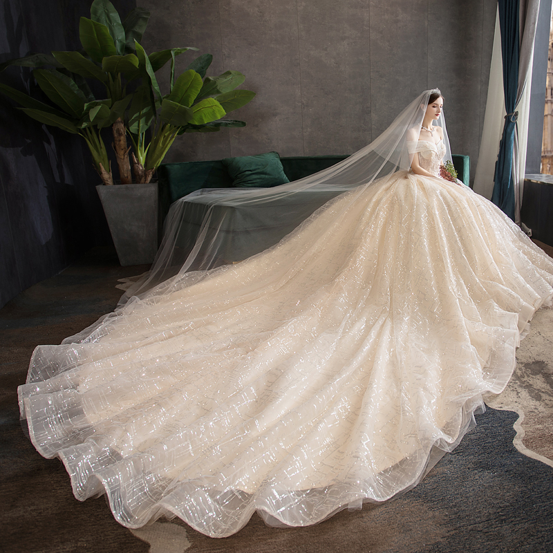 Wedding dress 2022 new bride one-shoulder thin palace long tail Hepburn star forest series net red vibrato