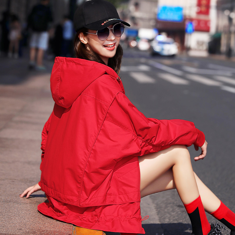European Station 2026 Spring and Autumn New Korean Style Workwear Trench Coat for Women, Short Loose Fit for Petite Figures, Trendy Short Jacket European Station 2026 Spring and Autumn New Korean Style Workwear Trench Coat for Women, Short Loose Fit for Petite Figures, Trendy Short Jacket