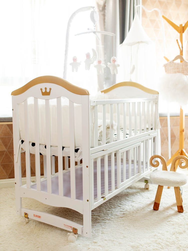 Environmental protection water-based paint Solid wood European baby bed splicing large bed Multi-functional solid wood cradle bed Baby bed bb bed