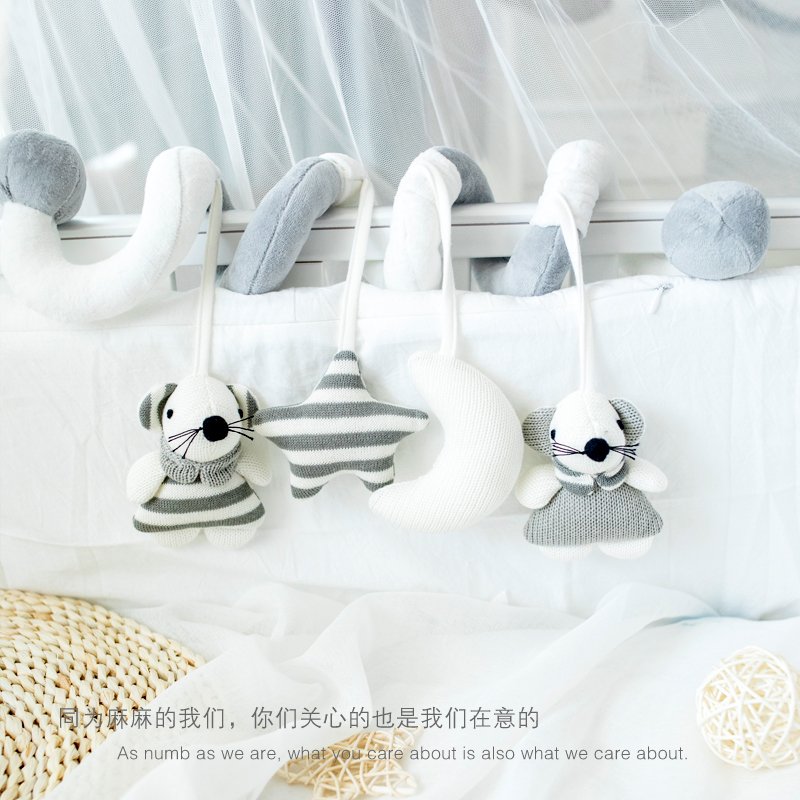 Baby soothes the crib hanging around the bed toy stroller stroller pendant newborn bedside rattle 0-6 months