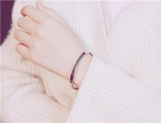 Ins net vòng tay đỏ nữ phiên bản Hàn Quốc của sinh viên hoa hồng đơn giản Jinsen gió lạnh chic titan thép nhỏ tươi vòng tay vàng 18k