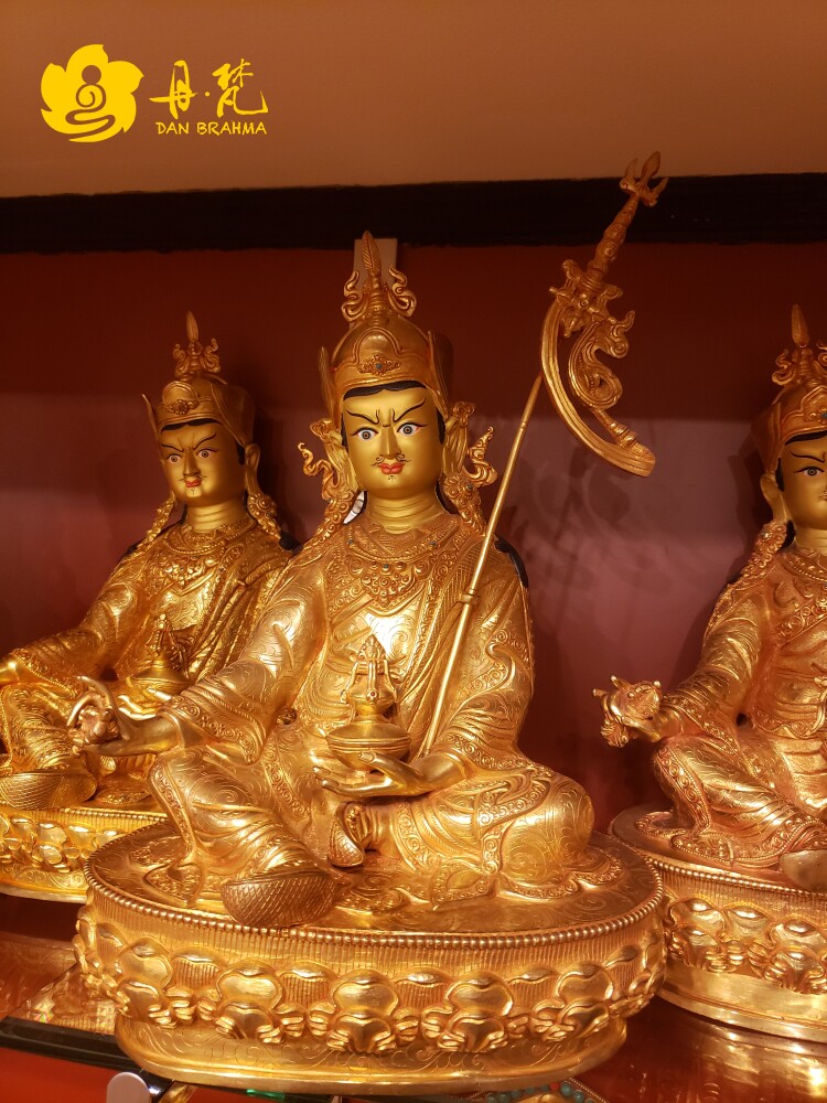 Nepal's Sakya Boutique Peanut Master Buddha Statue Guru Rinpoche opens his face with a high 36cm