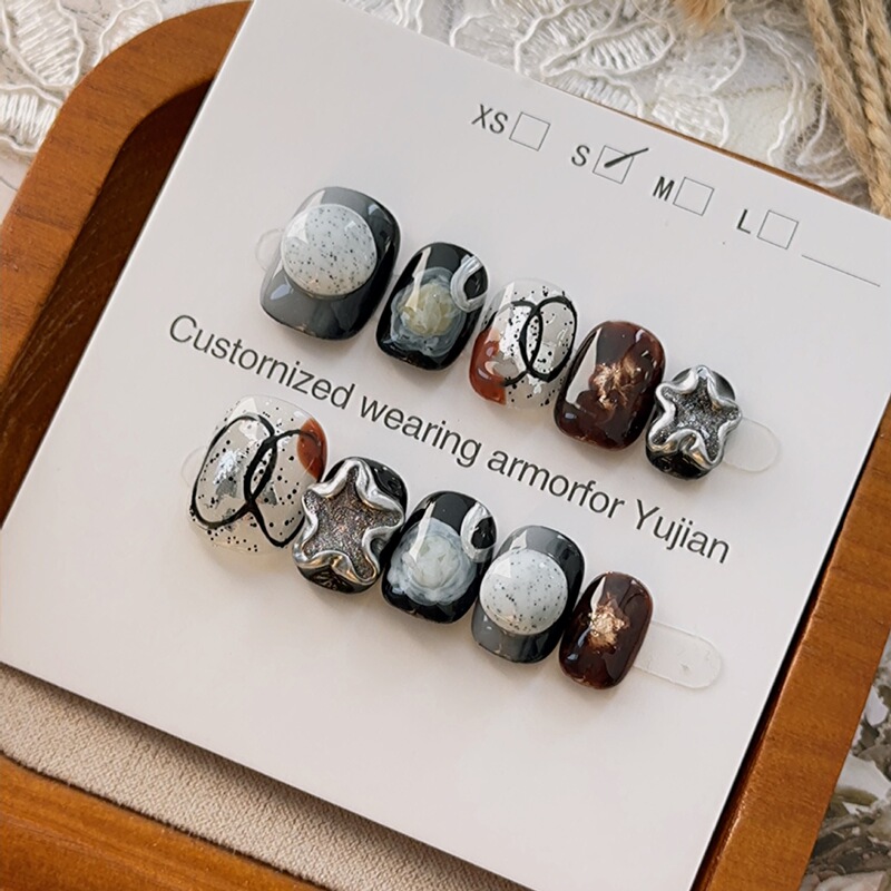 Retro High-End Artistic Smudged Wearable Nails, Niche Design, Marble Pattern, Splash-Ink, Metallic Elegant Manicure Retro High-End Artistic Smudged Wearable Nails, Niche Design, Marble Pattern, Splash-Ink, Metallic Elegant Manicure