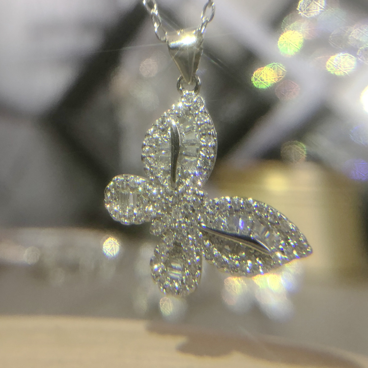 Marry Live Burst Full Drilling Butterfly Super Shimmerian Woman's Inlaid Imitation D Color Mossan Diamond plated pt950 Platinum Color