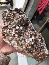 Fujian garnet tea crystal feldspar symbiotic fine specimen ornaments natural specimens Rough color luster is very good