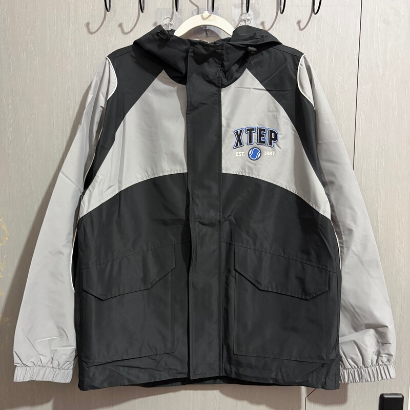 Xtep Genuine Color-Blocked Double-Layer Hooded Windbreaker for Men, Spring and Autumn Trendy Versatile Sports Thin Jacket 976129150497 Xtep Genuine Color-Blocked Double-Layer Hooded Windbreaker for Men, Spring and Autumn Trendy Versatile Sports Thin Jacket 976129150497