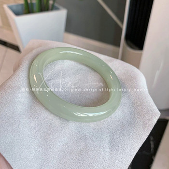 Qingshui jade bracelet is the first choice for gifting