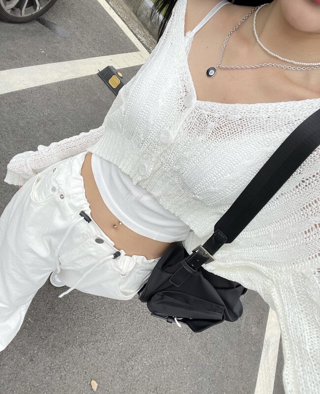 Unique Sei Niche Personality Retro Versatile Large V-Neck Loose Short Cable Knit Casual Cardigan Sweater