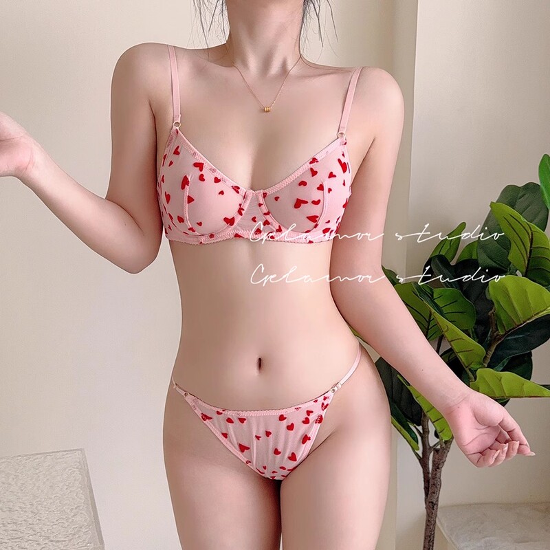 Underwear for Large Busts That Makes Them Appear Smaller, Lace Push-Up Bra, Side Breast Support, Red Ultra-Thin Bra Set for the Year of Birth, Thong Underwear for Large Busts That Makes Them Appear Smaller, Lace Push-Up Bra, Side Breast Support, Red Ultra-Thin Bra Set for the Year of Birth, Thong