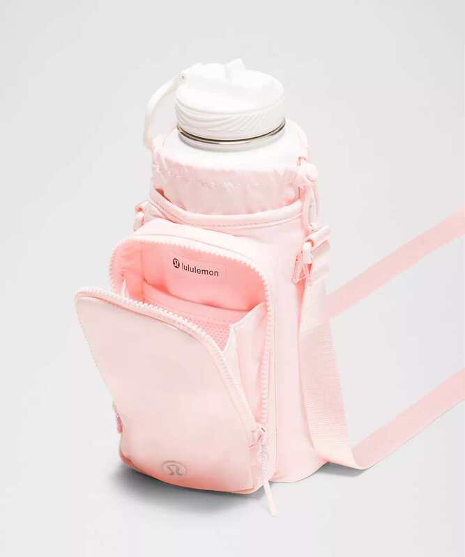Chengdu In-Stock Water Bottle Crossbody Bag with Front Pocket
