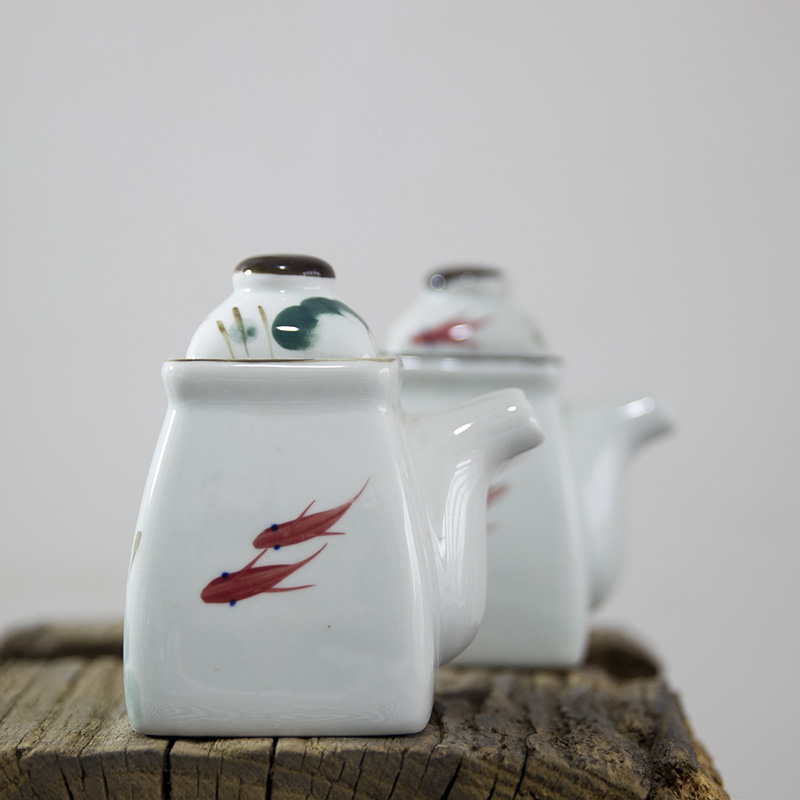 Four seasons and ink jiangnan glaze color under Japanese ceramics tableware condiment bottles of caster capped vinegar bottle oil bottle