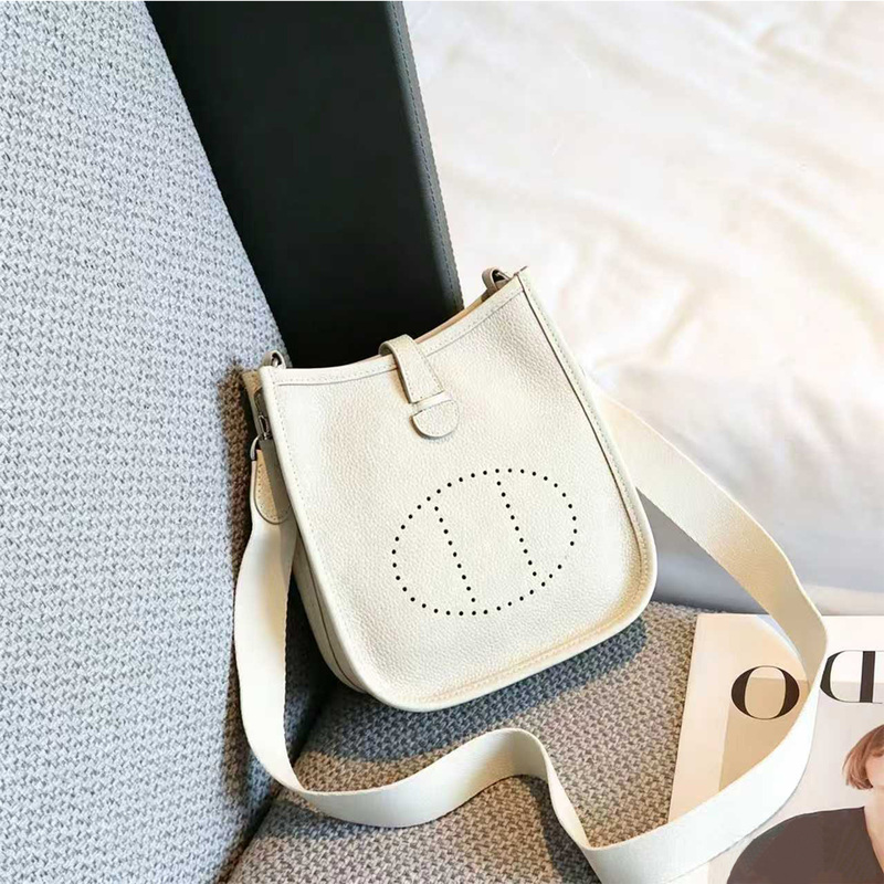 Women's Single-Shoulder Bag 2026 New Autumn and Winter Evelyn High-End Fashion Versatile Genuine Leather Saddle Bag Crossbody Underarm Bag Women's Single-Shoulder Bag 2026 New Autumn and Winter Evelyn High-End Fashion Versatile Genuine Leather Saddle Bag Crossbody Underarm Bag