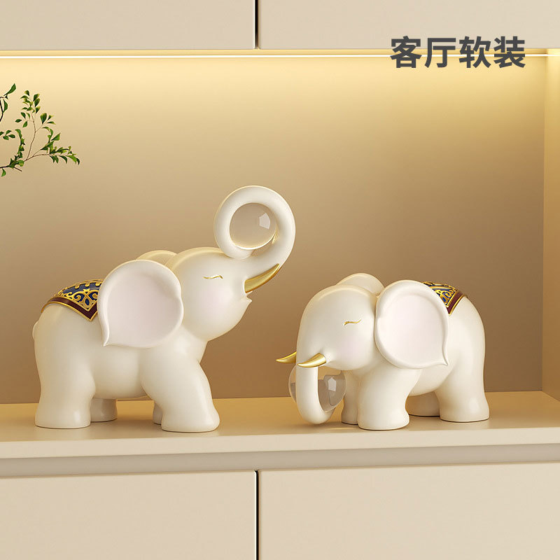 Creative Crystal Ball Elephant Ornaments, a Pair of 2026 New European-Style High-End Living Room Auspicious Elephant Home Decor Gift Box
