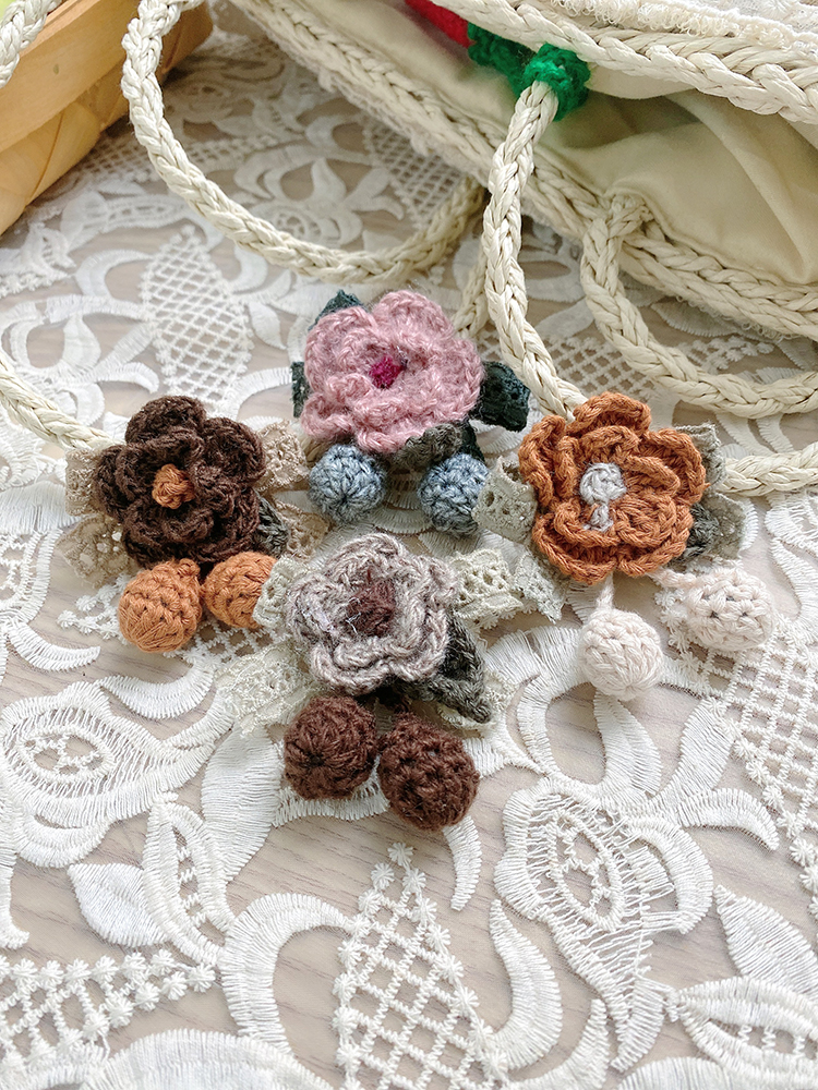 Elegant Simple Style Flower Yarn Women's Brooches display picture 1