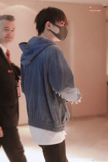 Đầu thu Yi Qian ngàn sân bay với cùng một đoạn áo len trùm đầu màu xanh áo hoodie nam và nữ quần jeans áo khoác túi lớn áo khoác đẹp trai - Cực lớn quần nam đẹp