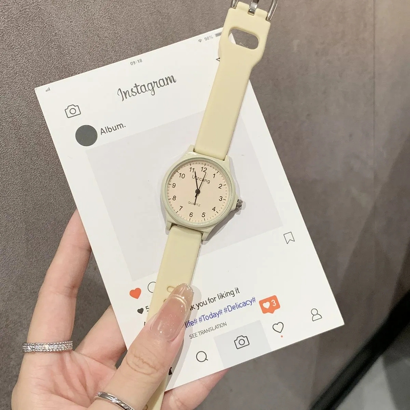 Women's Watch for Telling Time Only, Suitable for Middle and High School Students, Silent, Stylish, High-Value Quartz Watch