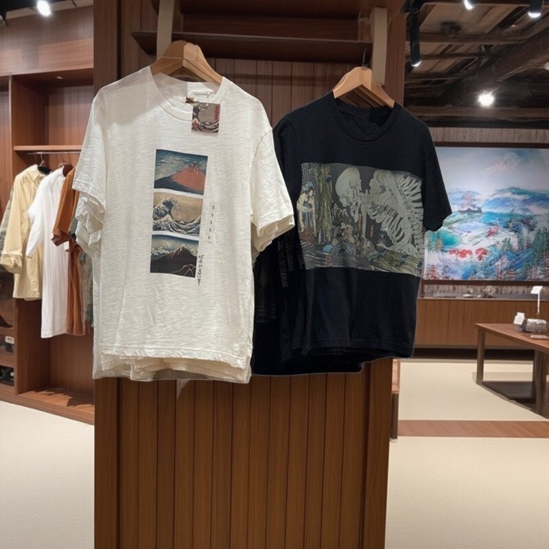 2022 Ukiyo-E Women's and Men's Short-Sleeved T-Shirt Hokusai Blue Collaboration Summer 452665 452669 452667