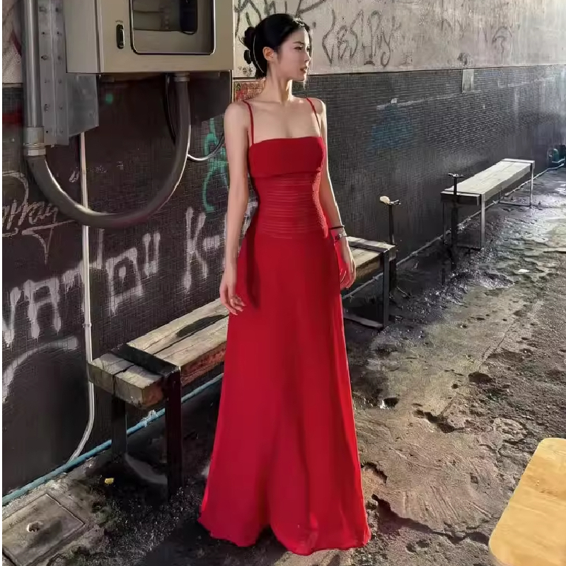 Elegant Hong Kong-Style Retro Red Spaghetti Strap Dress for Women, Perfect for Summer, with a Stunning and Chic Vibe, Ideal for Seaside Vacations