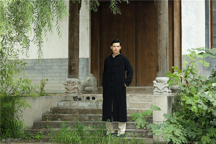 2404425311_782433305