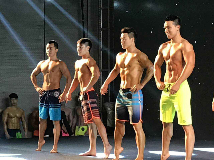 Men's Fitness Competition Beach Shorts, Quick-Drying Surf Shorts, Knee-Length, Loose, Large Size, Five-Point Shorts
