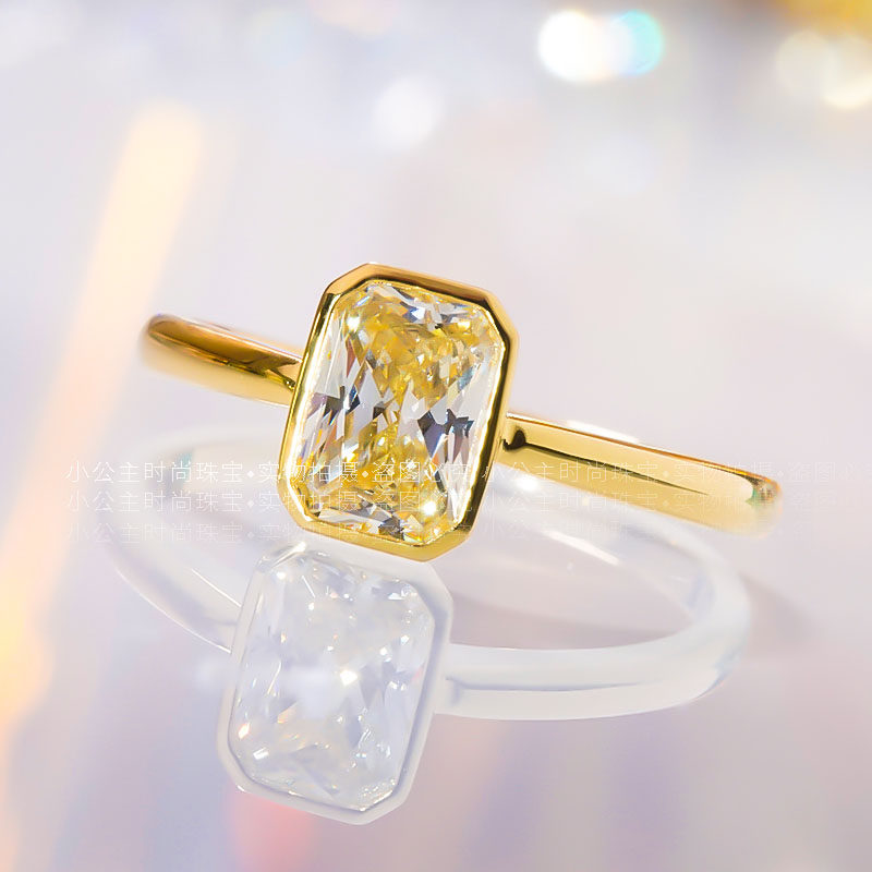 18k gold mosanstone ring female light extravagant retro classic Phnom Penh minimalist elegant engagement courting couples to the ring
