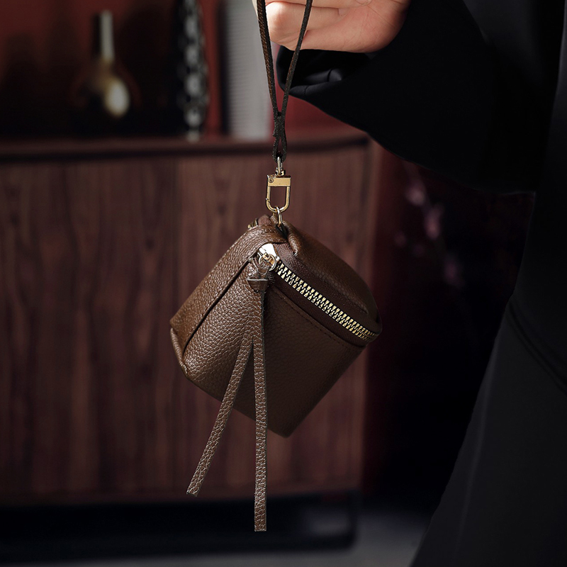 New Mini Simple Vegetable-Tanned Soft Leather Mini Handbag for Earphones, Lipstick, Coins, Card Holder, Large Capacity Coin Purse New Mini Simple Vegetable-Tanned Soft Leather Mini Handbag for Earphones, Lipstick, Coins, Card Holder, Large Capacity Coin Purse