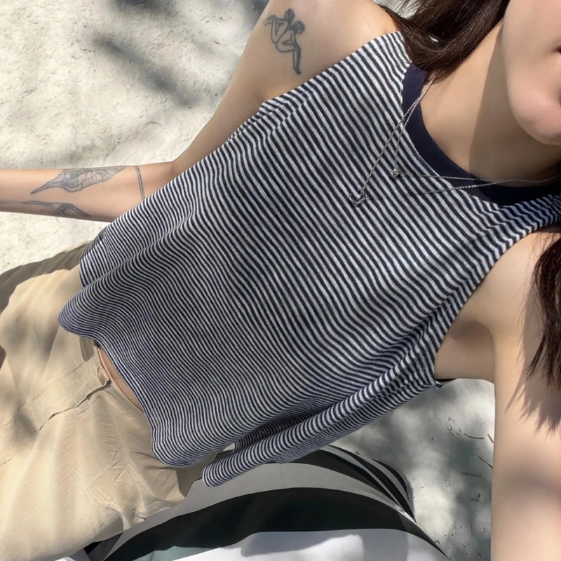 Korean Style Gentle Off-Shoulder Round Neck Striped Tank Top for Women, New Summer Fashion Versatile Sleeveless Short Top for Outerwear Korean Style Gentle Off-Shoulder Round Neck Striped Tank Top for Women, New Summer Fashion Versatile Sleeveless Short Top for Outerwear