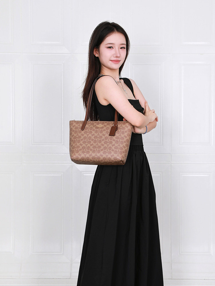 [Domestic Stock] Coach/Coach Large-Capacity Tote Bag Classic Monogram Women's Bag Light Luxury Shoulder Handbag