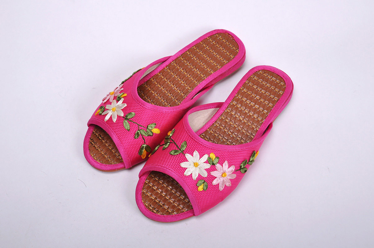 Weifeng home shoes handmade old Beijing cloth shoes ribbon breathable embroidered shoes grass mat slippers cow tendon bottom indoor shoes