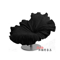 Серые ноги+черная ткань