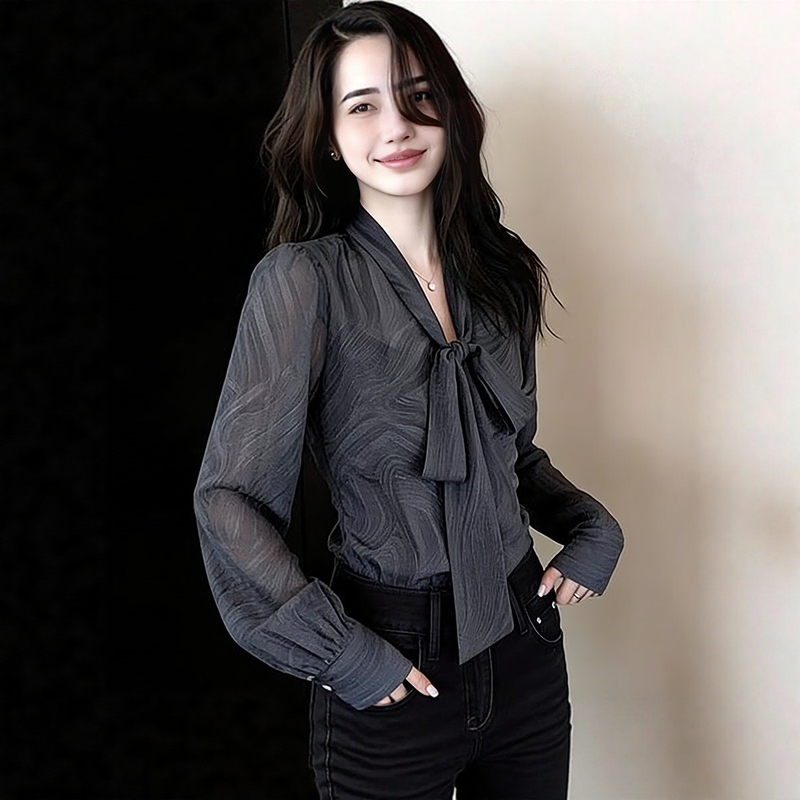 French-Style Elegant V-Neck Long-Sleeve Shirt for Women, Spring and Autumn Season, Loose Design, Niche Tie-Up, High-End Retro Top