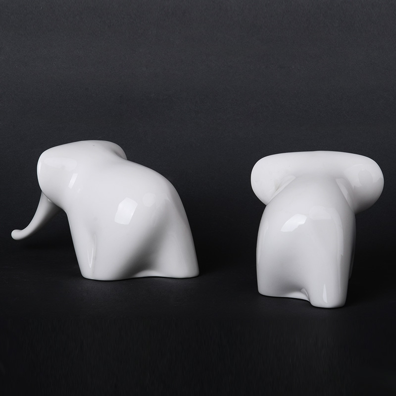 The friend of high - grade gifts ceramic elephant household adornment home sitting room place handicraft money like water
