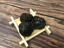 Delicious Ebony big black plum wet Ebony plum black sour plum delicious 200g
