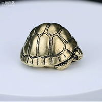 Милое маленькое украшение в виде черепахи (около 50 г)