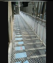 Plastic sealing net leakage prevention livestock clothes window paving fence anti-theft exterior wall floor mat sealing Balcony Balcony pad self-cutting