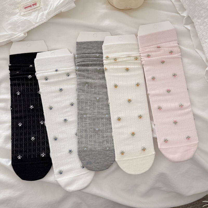 Sweet Floral Mid-Calf Socks for Women, Made of Mulberry Silk, Thin Mesh, Breathable, Seamless Long Socks for Spring and Summer, Slouch Socks