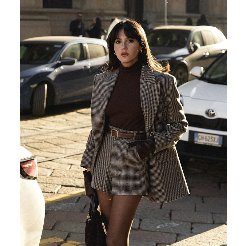 Paola Cossentino Blogger's Same Style Houndstooth Double-Breasted Blazer Suit with Casual Versatile Shorts Paola Cossentino Blogger's Same Style Houndstooth Double-Breasted Blazer Suit with Casual Versatile Shorts