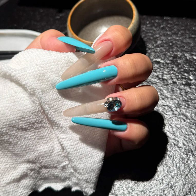 Gentle Girl Ice Blue Peacock Blue Pile Diamond Cat Eye Wearable Manicure Atmosphere Whitening Handmade Manicure