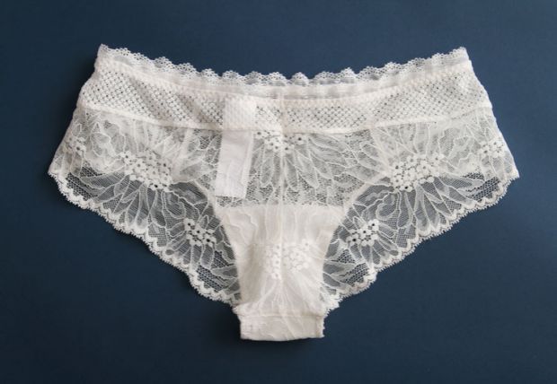 Áo ngực mùa hè phối đồ nữ gợi cảm ren siêu mỏng tập hợp áo ngực rỗng thoáng khí phần mỏng kích thước lớn đồ lót màu đỏ áo ngực nữ