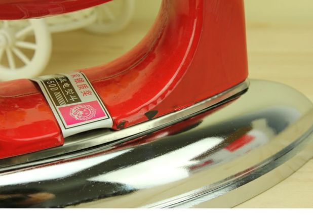 Trang chủ trái tim đỏ cổ điển sắt điện công nghiệp nhà 700W nhiệt sắt sắt khô loại không hơi nước YK3-70D 	bàn ủi electrolux esi5126	