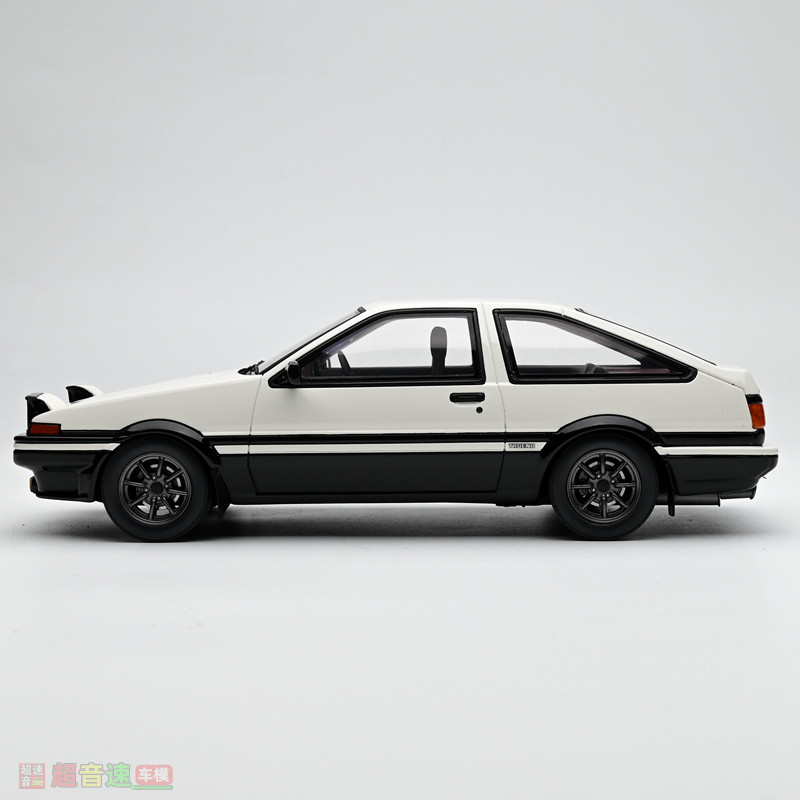 1/18 Sprinter Trueno AE86 1985 Resin Model - Pop-Up Headlights