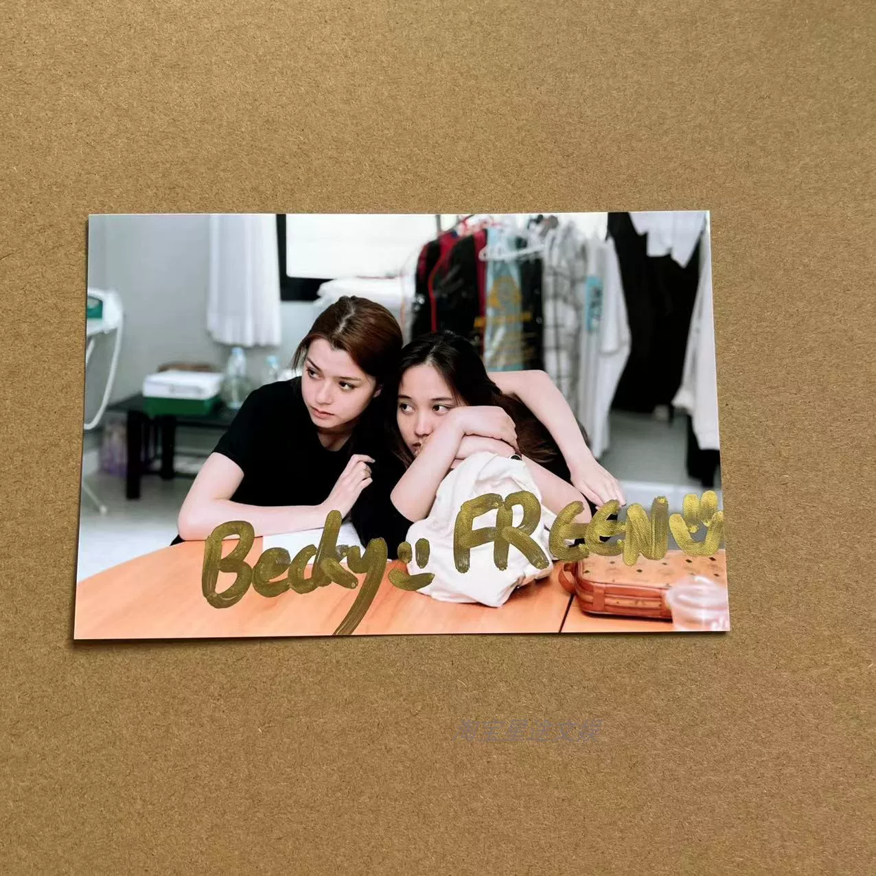 [Pink Theory мерчендайз Тайский сериал Pink Theory FreenBecky подписанное фото freen реплика на складе]